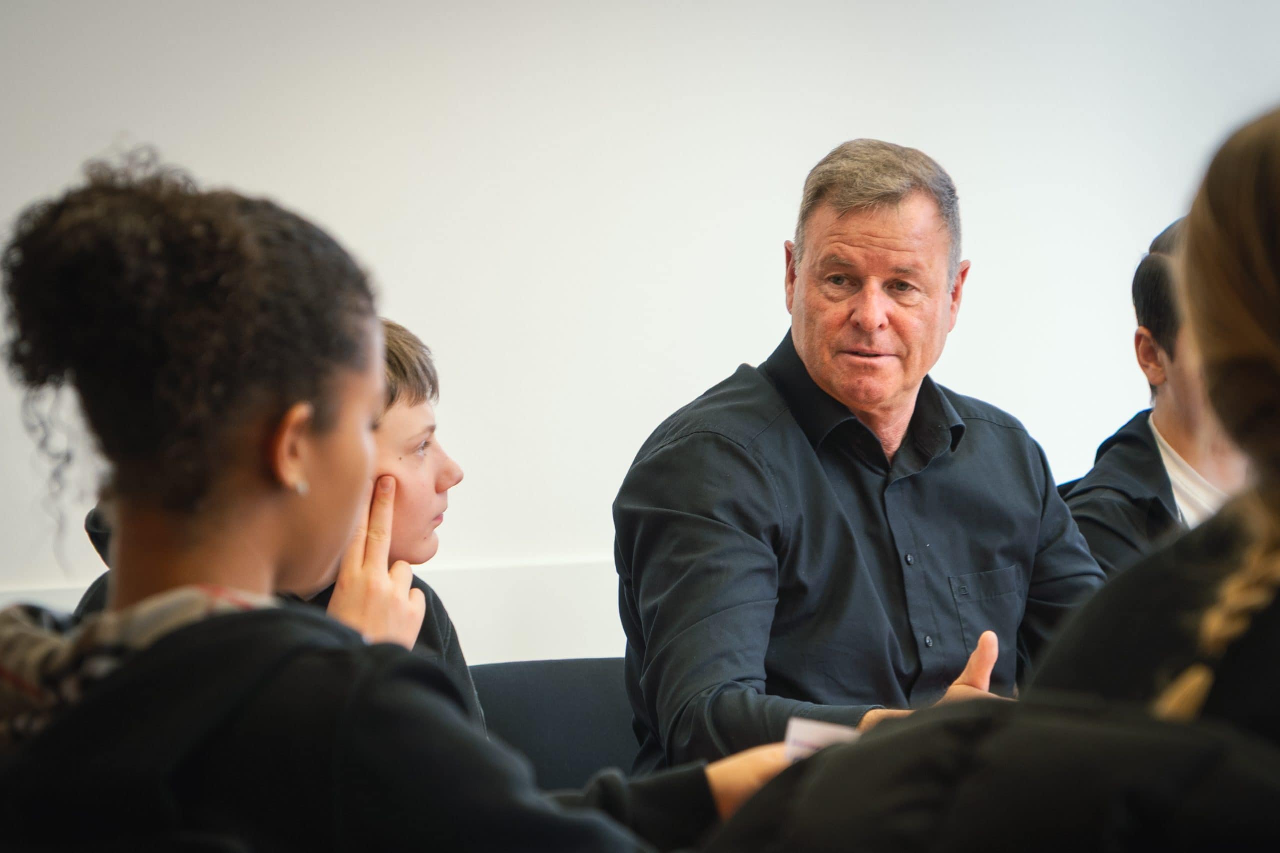 Jahrgang 8 trifft Abgeordnete im Bundestag